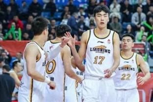 任骏飞：输新疆篮板是最大问题 希望队中几个年轻内线打球放松点